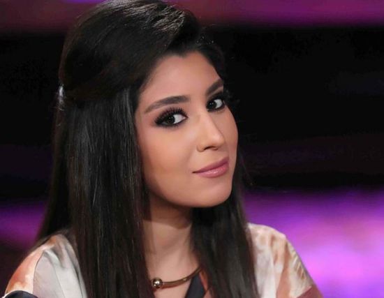 آيتن عامر تحتفل بعيد زواجها (فيديو)