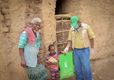 توزيع كسوة عيد على 2100 طفل بحجر