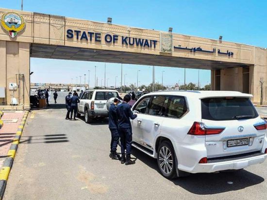  السعودية تُعلن فتح المنافذ البرية مع الكويت لعودة مواطنيها دون تصريح