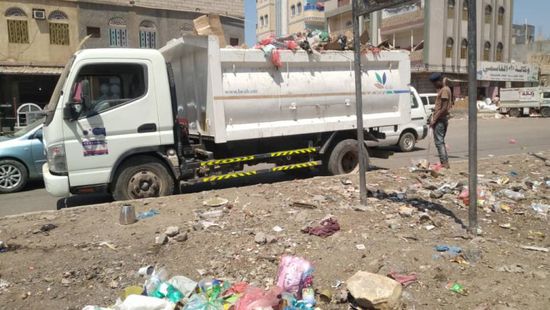 استعدادًا لعيد الأضحى.. "نظافة ردفان" يمدد ساعات عمله 