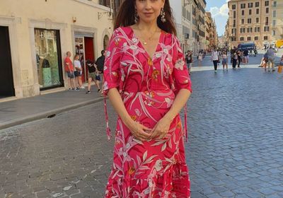 ريا أبي راشد تخطف الأنظار بجلسة تصوير في شوارع روما