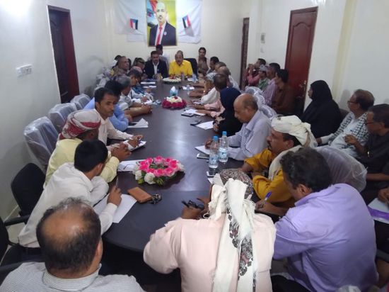 لقاء تشاوري بين انتقالي لحج وقيادات المحافظة لتعزيز التنسيق