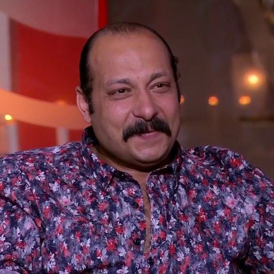 محمد ثروت يمازح جمهوره بمشهد من "جمجوم وبم بم"