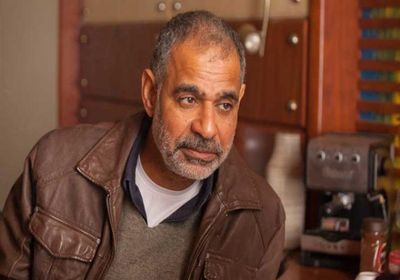 محمود البزاوي يشيد بـ محمد صلاح بعد رفعه العلم المصري أثناء التتويج بالدوري الإنجليزي