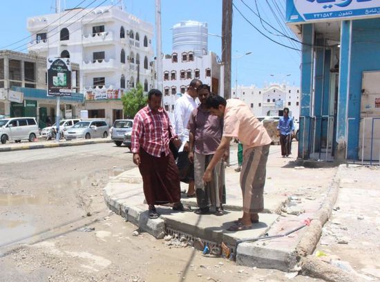 تحركات لمواجهة أزمة تجمعات المياه بالشحر