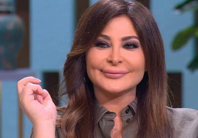 إليسا تكشف الستار عن بوستر ألبومها الجديد "صاحبة رأي" 