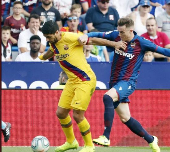 سواريز يعيش أسوأ موسم تهديفي له مع برشلونة