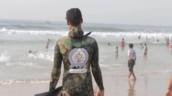 إنقاذ 5 أشخاص من الغرق بساحل حضرموت