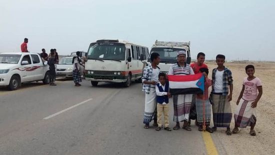 بموكب جماهيري.. قشن تؤيد الإدارة الذاتية بالمهرة