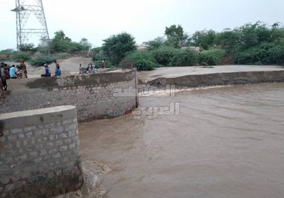 سيول أبين تُهدد المناطق السكنية (صور)