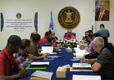 إداريًا وماليًا.. تعزيز مهارات مندوبي دوائر "أمانة الانتقالي"