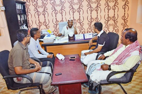 "انتقالي غيل باوزير" و"إدارة الكهرباء" يستعرضان جهود تحسين الشبكة