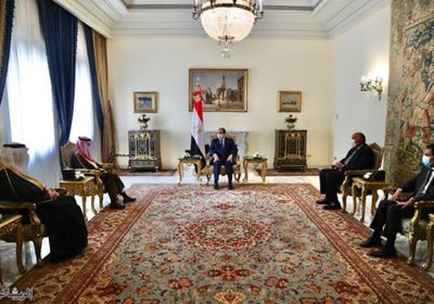 الرئيس المصري يستقبل وزير الخارجية السعودي في قصر الرئاسة