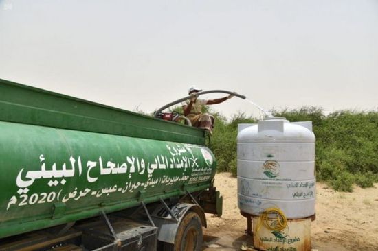 سلمان للإغاثة يمد مديريات حجة بـ723 ألف لتر مياه