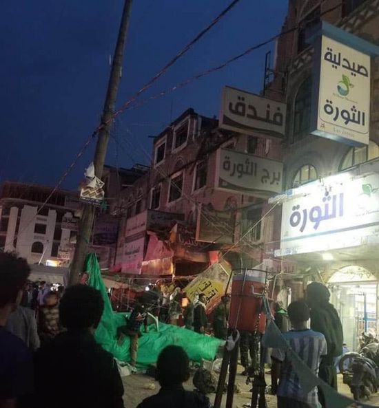 انهيار فندق في صنعاء جراء الأمطار