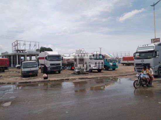 مع تدفق السيول.. جسر الصين "يتصدع" تحت إطارات القاطرات