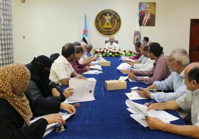 "أمانة الانتقالي" تؤيد قرارات الوفد التفاوضي للمجلس بالرياض