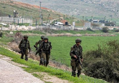 إسرائيل تعزز قواتها على الحدود مع لبنان