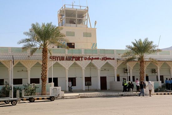 تتجه لمطار سيئون.. إقلاع طائرة بـ50 عالقًا في كينيا