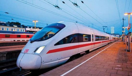  ألمانيا.. مجهول يدفع بشخص تحت قطار أثناء مشاجرة بينهما