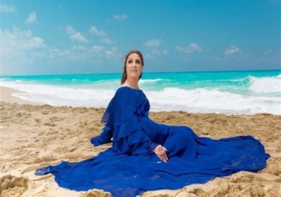 شيرين على الشاطئ في أحدث ظهور لها