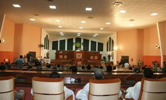  البرلمان الموريتاني يطالب بسحب الثقة عن المسئولين المتورطين في عمليات فساد