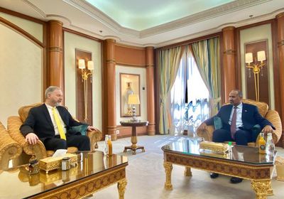 لقاء الآفاق المشتركة.. الزُبيدي وهينزل يبحثان دعم السلام ومكافحة الإرهاب والتعاون