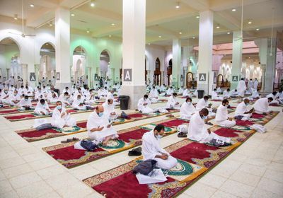  اكتمال وصول الحجاج إلى مسجد نمرة بمشعر عرفات لأداء ركن الحج الأعظم (صور)