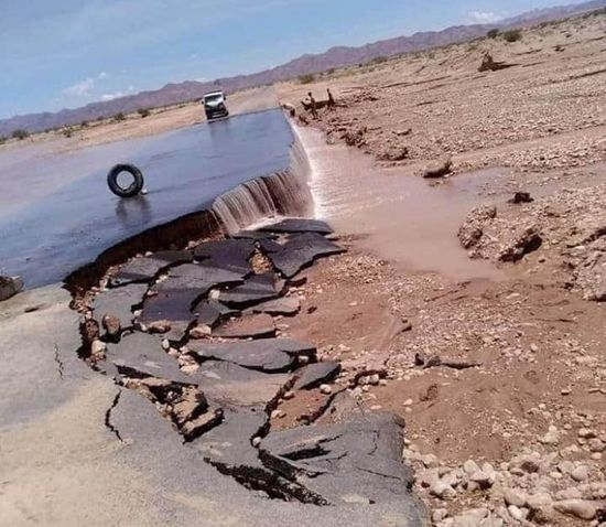السيول تفضح مشاريع إخوان شبوة التنموية الوهمية (صور)