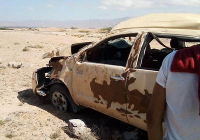 خلال مهمة صرف الرواتب.. انقلاب طقم عسكري بحضرموت