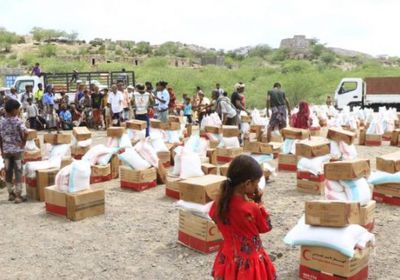 توزيع 50 طنًا من المساعدات الإماراتية في الوازعية