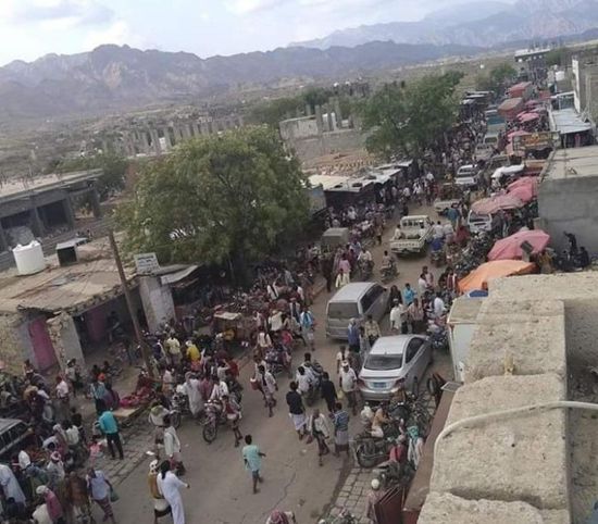 خشية كورونا.. نقل سوق قات حبيل جبر خلال عيد الأضحى