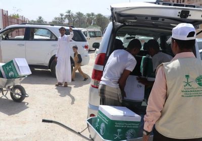 150 سلة غذاء للنازحين إلى سيئون والعبر