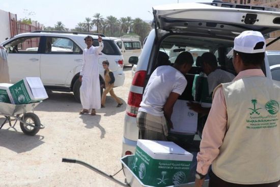 150 سلة غذاء للنازحين إلى سيئون والعبر