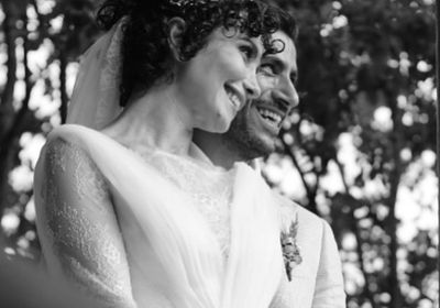 النجمة سونجول أودن تنشر صورًا جديدة من حفل زفافها