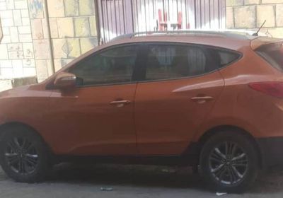 فَجر العيد.. عصابة مسلحة تخطف سيارة من صاحبها في تعز