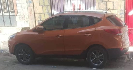 فَجر العيد.. عصابة مسلحة تخطف سيارة من صاحبها في تعز