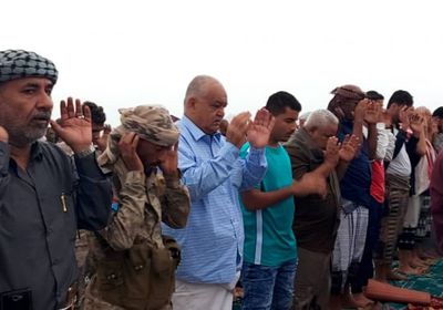 وسط معتصمي البريقة.. قيادات الانتقالي تؤدي صلاة العيد