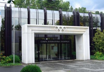 اللجنة الأولمبية الدولية تعلن متابعتها لقضية إنفانتينو رئيس الفيفا