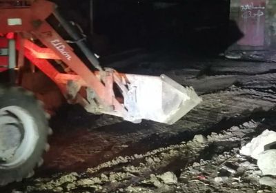 "انتقالي المسيمير" يواصل رفع مخلفات الأمطار