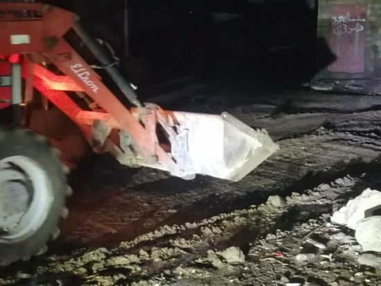 "انتقالي المسيمير" يواصل رفع مخلفات الأمطار