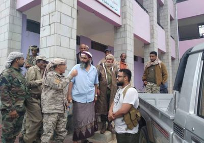 قيادات محور الضالع تتفقد الخطوط الأمامية للجبهات