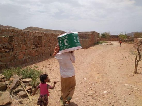 504 سلات غذاء لأهالي قلنسية