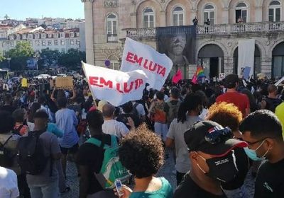 احتشاد محتجين في لشبونة بعد مقتل ممثل أسود بالرصاص