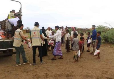 البيان: الإمارات تصنع عيدًا لفقراء الساحل الغربي