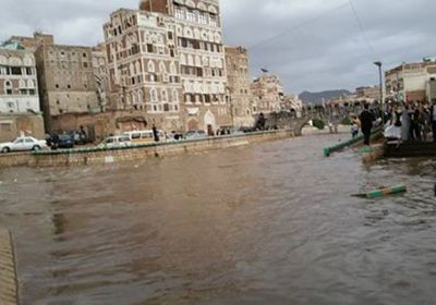 مصرع امرأتين وطفل في انهيار منزلهم بوادي ظهر