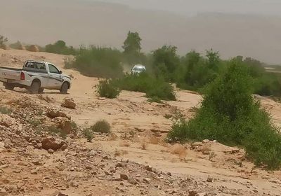 طريق بديل غير ممهد للربط بين مديريات الغرب بالشرق في وادي حضرموت (صور)