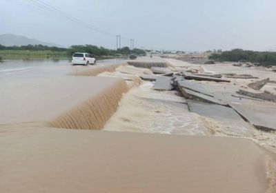 انهيار جزئي لجسر دفيقة بالشحر