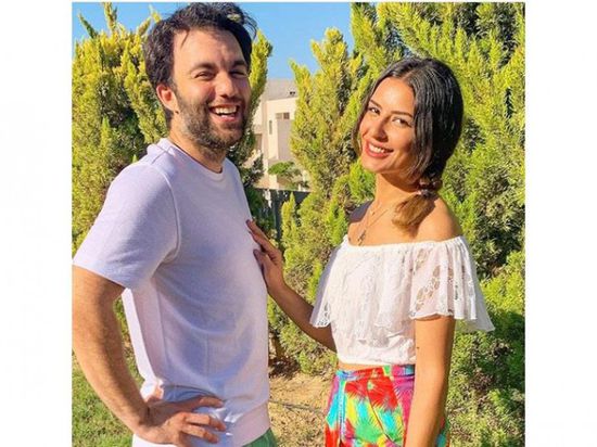 ريهام أيمن رفقة زوجها شريف رمزي وسط الطبيعة