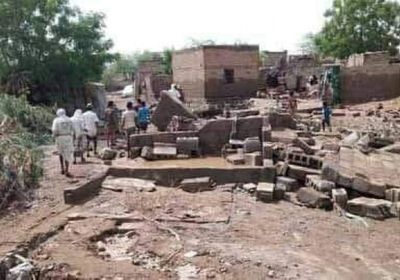 بعد مصرع شخصين.. سيول الحديدة تعمق جراح النازحين